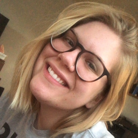 Meet your Posher, Sarah - Picture 1 of 1